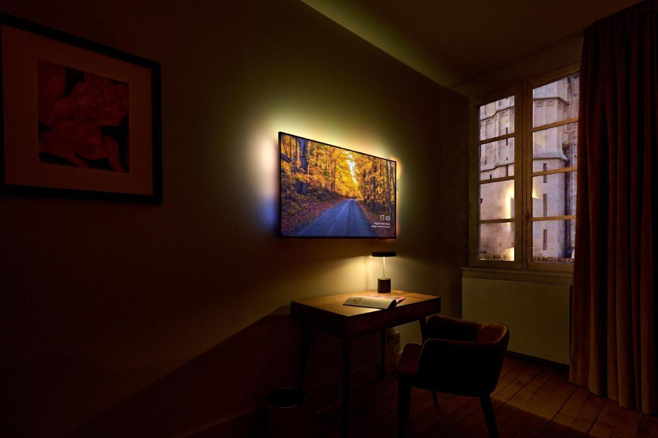 Appartement Montagnon - Les Suites Du Palais - Classe 4 Etoiles, Parking Prive, Vue Cathedrale, 3 Chambres, Primo C0Nciergerie เนอแวร์ ภายนอก รูปภาพ