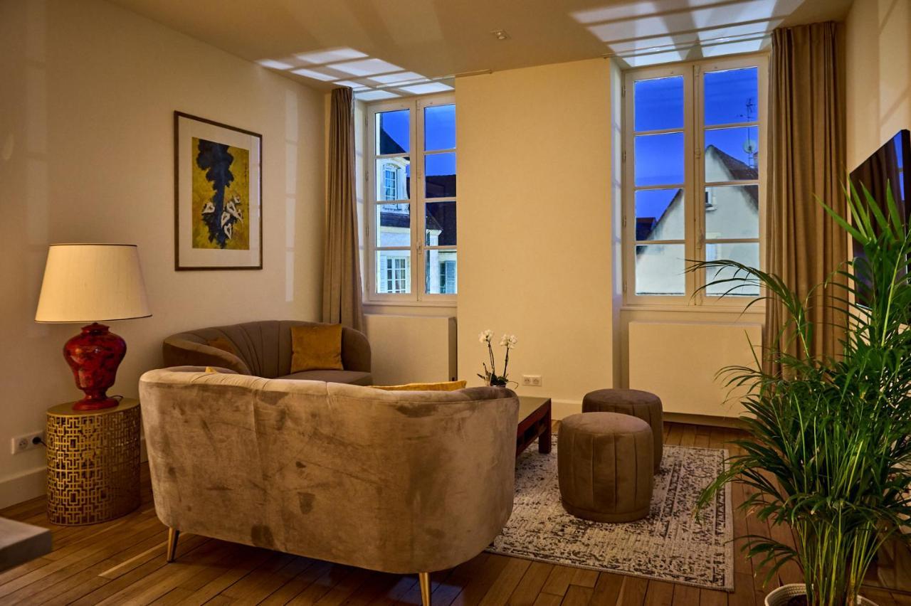 Appartement Montagnon - Les Suites Du Palais - Classe 4 Etoiles, Parking Prive, Vue Cathedrale, 3 Chambres, Primo C0Nciergerie เนอแวร์ ภายนอก รูปภาพ