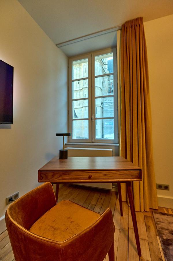 Appartement Montagnon - Les Suites Du Palais - Classe 4 Etoiles, Parking Prive, Vue Cathedrale, 3 Chambres, Primo C0Nciergerie เนอแวร์ ภายนอก รูปภาพ
