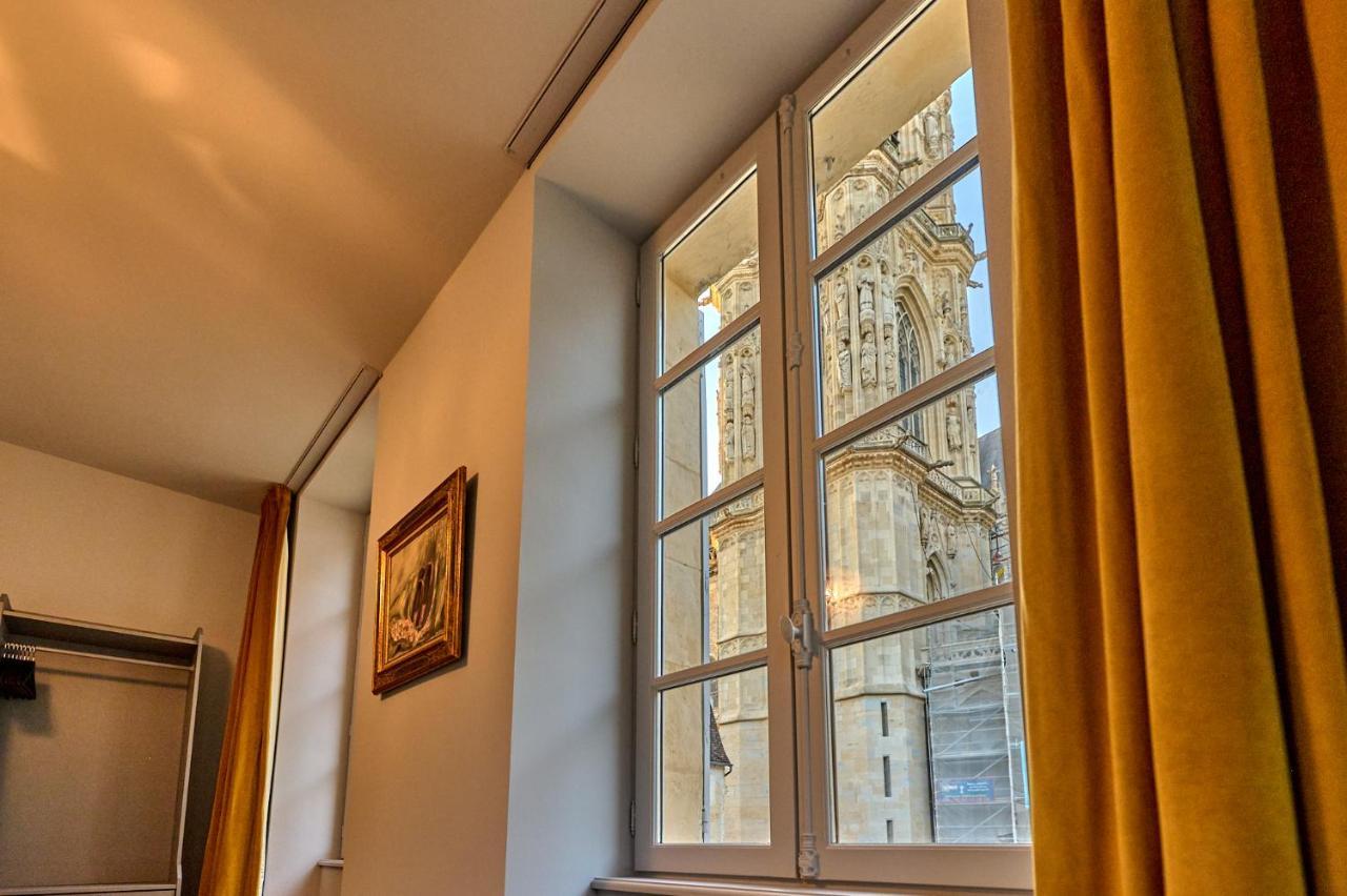 Appartement Montagnon - Les Suites Du Palais - Classe 4 Etoiles, Parking Prive, Vue Cathedrale, 3 Chambres, Primo C0Nciergerie เนอแวร์ ภายนอก รูปภาพ